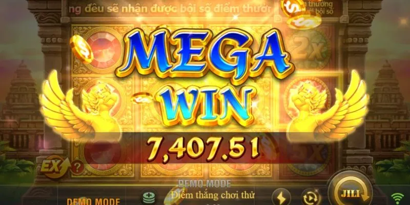 Người chơi tập trung vào chiến lược 77 Ball Game